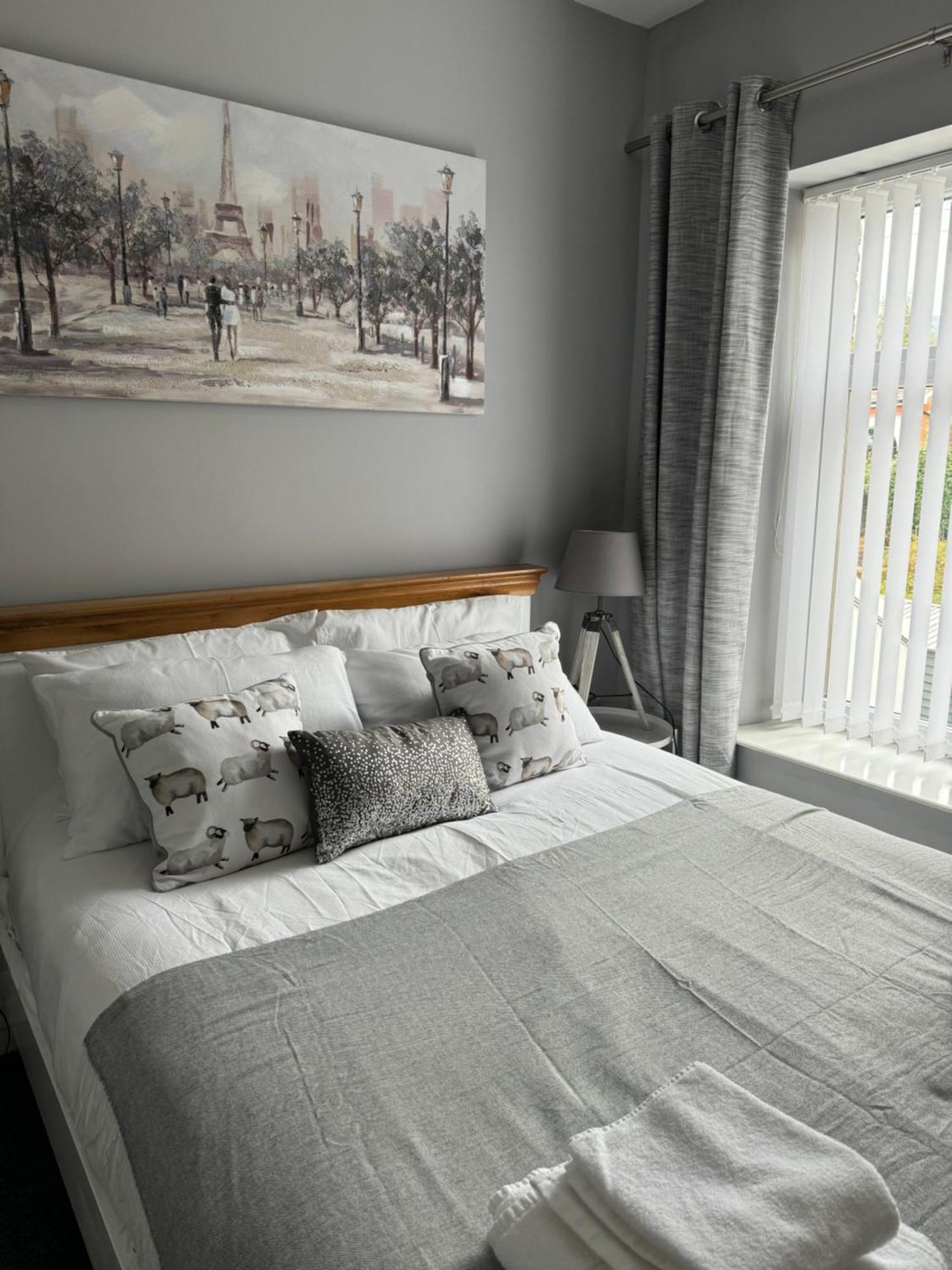 Modern, Spacious And Central Location Aberdare Exterior foto