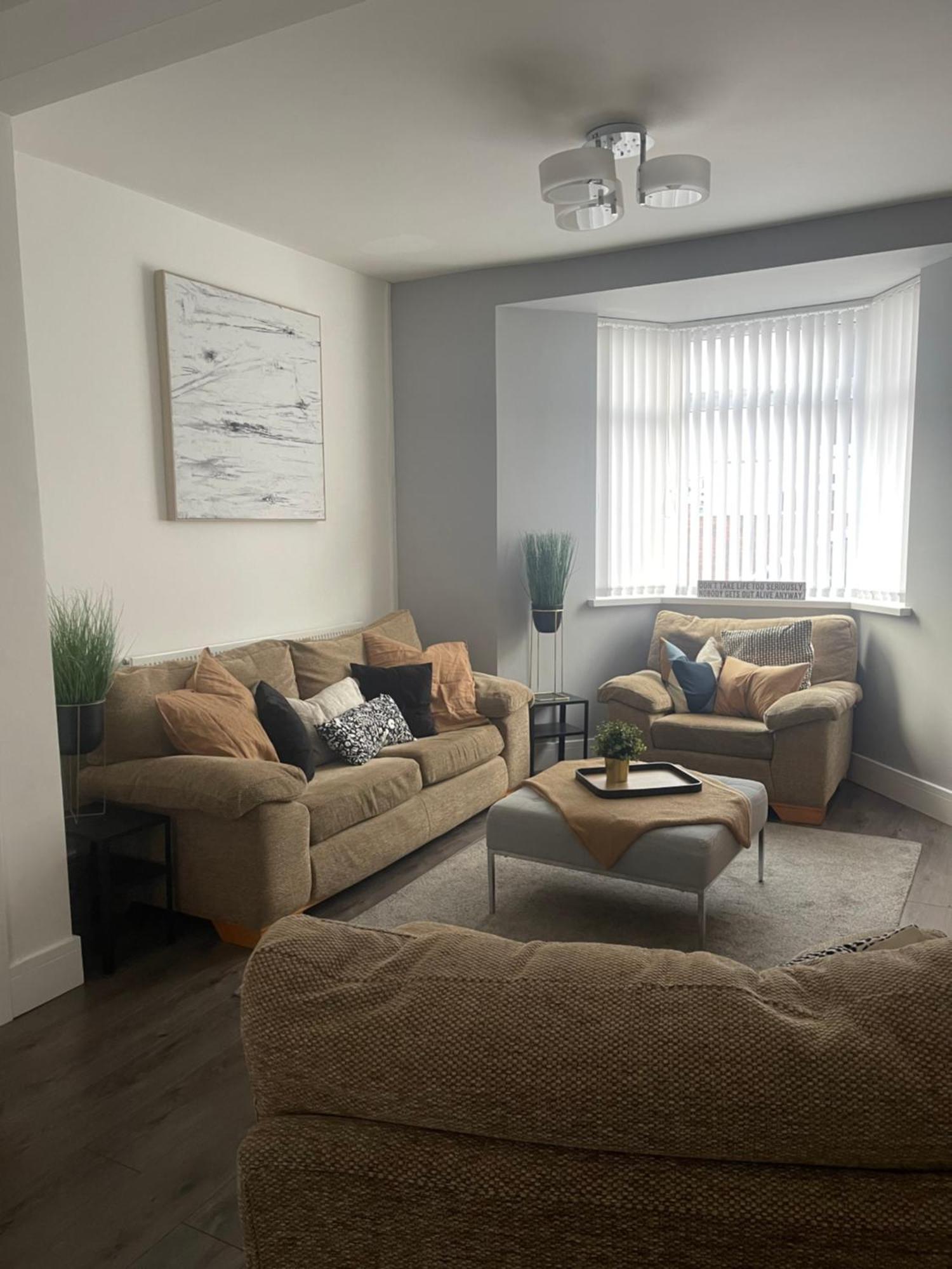 Modern, Spacious And Central Location Aberdare Exterior foto